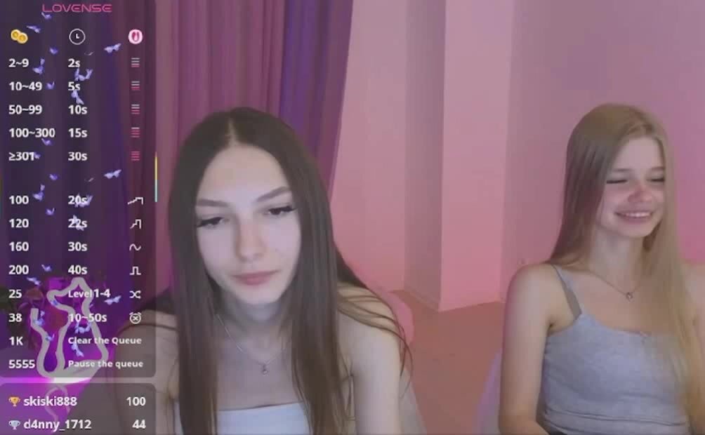 riinaaa and alisemeaw from Studio Gold Odessa streaming together