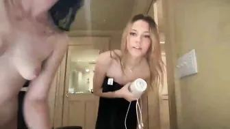 Chaturbate evebrooksss & friend Kissing