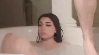 lunarose17 & Maddieblair1 Chaturbate 2026-01-16 Share a bath together