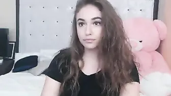 arianeal  Playing with the clitoris in front of the camera