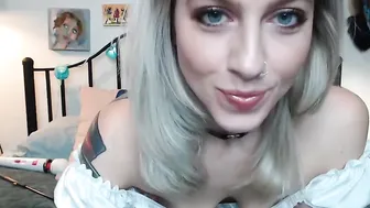 sexylittlee  hooker frolic with Herself On Webcam