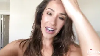 Eva_Lovia  Fucked herself for a couple of tokens