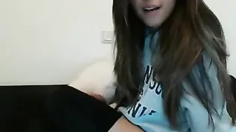 missmasie  plays with her pussy