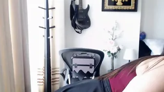 isabelhills  Fingering one at home in front of the camera