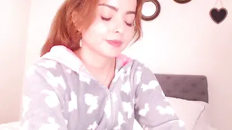 sexylittleval Fucking wet pussy with a finger