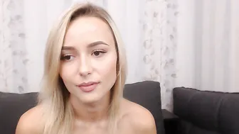 CrystalMooN4u Exquisite bitch indulges with a toy