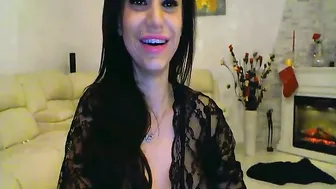 MissButterfly Mature babe fucks her cunt