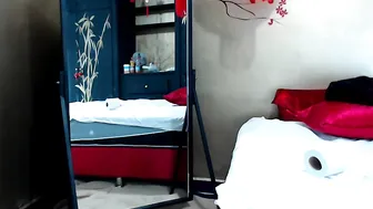 Laurabigtits Shy slut with a nice ass fucks pussy