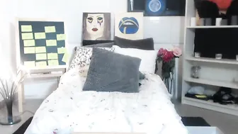 DeltaFlowerUK Slutty babe bares big tits