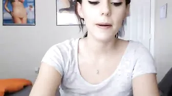 smttenkitten Lustful bitch demonstrates shaved holes