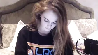 Rosieredd playing with a vibrator