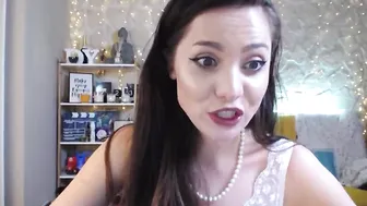 Dylightful old woman fucks herself with two toys in both holes