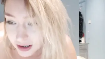 missskittleuk Wonderful bitch masturbates in the car