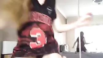 nicnevin_fae caresses pussy through panties