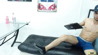 nicole_and_keith Busty doll fucks pussy with sex toy