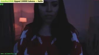 mila Appetizing babe lifts her legs