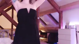 ivylaura fucking big dildo