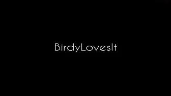 Bird_ylovesit Pretty lady pulls pussy in the bath