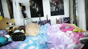 Lana_Rain Cute brown hair is played with pussy