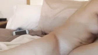 Alexis_Wild97 Attractive slut shows underwear