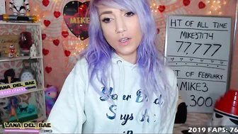 lana_del_bae fiercely jerking off her fat pussy