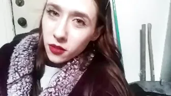 pr3ttyp1nkpussy masturbating with a tampon in pussy