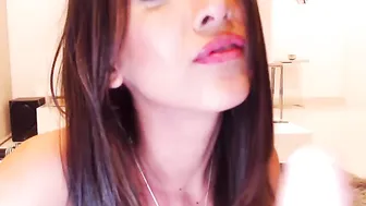 Paula_Fer furiously jerking off her cunt