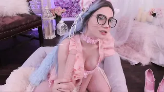 emilygrey Big tit babe in stockings jerks off her cunt