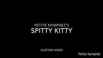 Petite_Nymphet Beautiful bitch enjoys cunnilingus