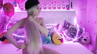 vany_love hurricane devil furiously cums in pose with crustaceans