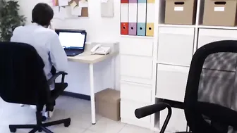 tiffany925 to the cute chick rubs her clit