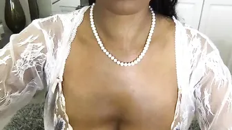 dulcemoon shows five incredible orgasms