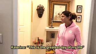 Mia Khalifa gorgeous teen rides sex toy