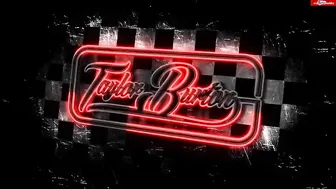 Peliroja Alemana thin slut jerking in the shower