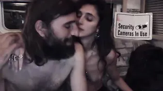 thewondereres caresses his cap