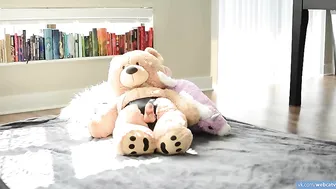 oddrosebud  manyvids cute chick fucks with a soft toy