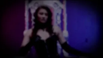 Ellie Idol manyvids busty girl pulls shaved pussy