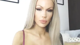 harleylavey manyvids curious prostitute sucking rubber dick