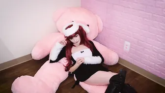 Tweetney manyvids incendiary slut pulls his cap with his fingers