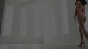 Honey Moon manyvids russian gymnast shows exotic poses