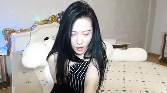 korean_soup impressive young lady puts on beautiful boobs