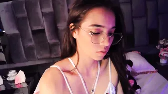 scarlett__baker petite babe having fun in free chat