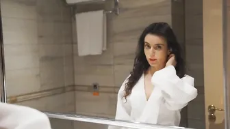 AdySweet luxurious slut gently pulls sisyandry