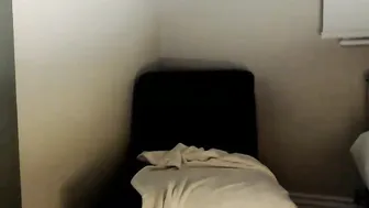 persiangirl69 sexy slut fucks pussy phallus