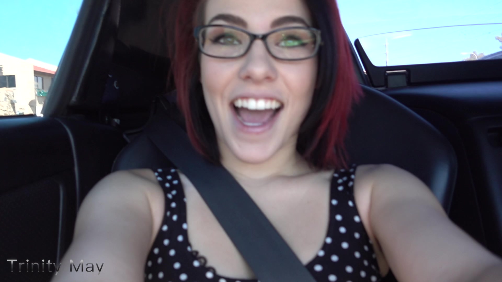 TrinityMay33 manyvids flashing in the sex toy store - camHUB.cc