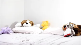 ChloeNight ManyVids frozen treat eating and squirting