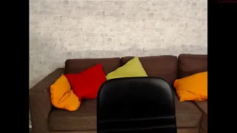 omg_sexx show with an attractive black hair