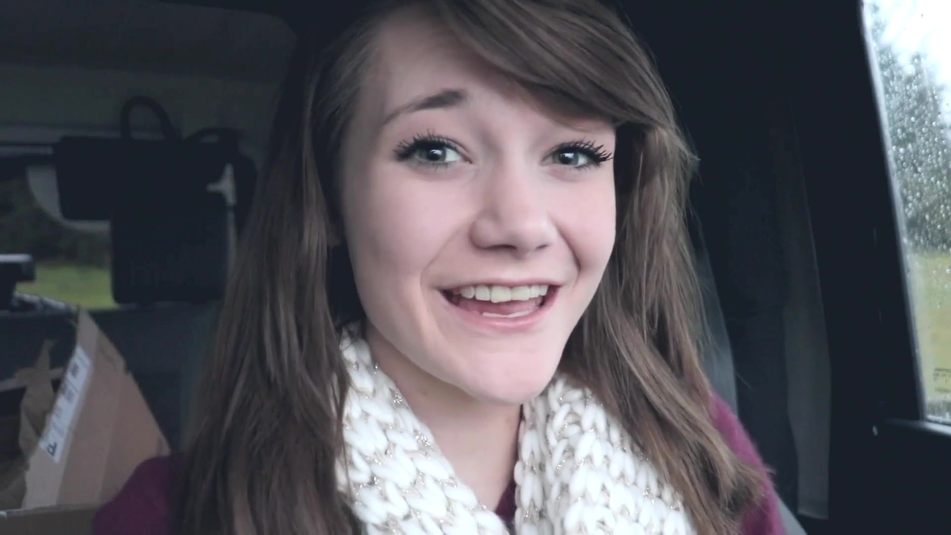 PrincessBambie Black-haired confused.