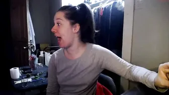 kali_kam hot tick caresses beautiful tits