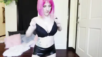 princessberpl manyvids crazy chick caresses sex lips